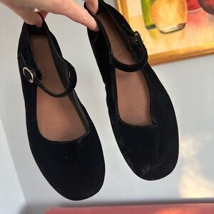 Doen Velvet Mary Jane Flats in Black